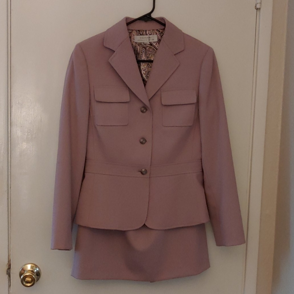 Tahari 2 pc skirt suit